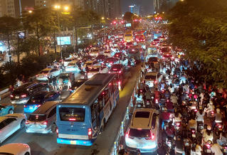 Cải tạo hạ tầng giao thông cấp bách tại nhiều tuyến đường ở Hà Nội nhằm giảm ùn tắc