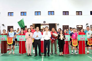Ninh Bình tổ chức giải bóng chuyền hơi "Nông dân khỏe" 2025
