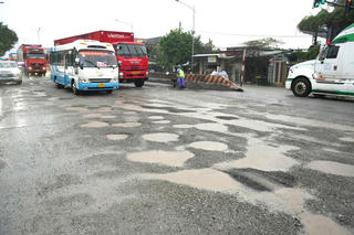 Khẩn trương khắc phục tình trạng hư hỏng trên tuyến Quốc lộ 1A qua TP Huế