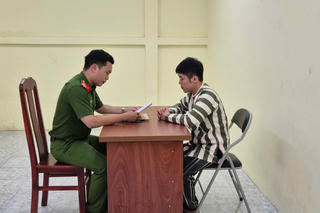 Chủ tài khoản TikTok “Dù Bầu Trời” bị bắt vì đăng tải video câu view