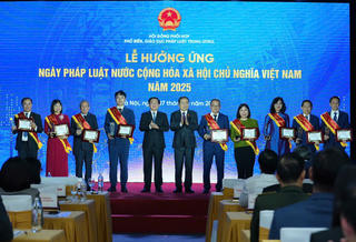 Chân dung 55 Gương sáng Pháp luật năm 2025