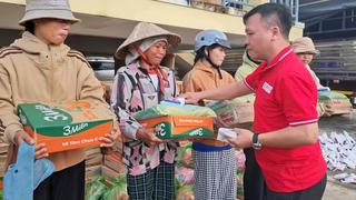 Hội Chữ thập đỏ Việt Nam cứu trợ người dân 3 tỉnh bị ảnh hưởng bão số 13