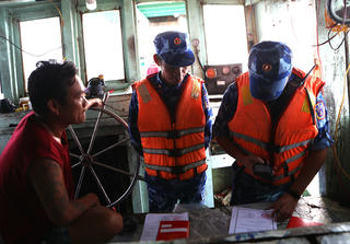 Cảnh sát biển Vùng 3 thực hiện cao điểm tuyên truyền chống khai thác IUU
