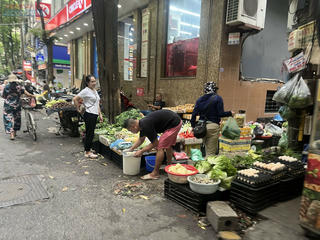 Hà Nội yêu cầu xây dựng lộ trình giải tỏa dứt điểm “chợ cóc”, “chợ tạm”