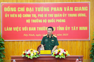 Bộ trưởng Bộ Quốc phòng Phan Văn Giang làm việc với Tỉnh ủy Tây Ninh