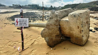 Cáp ngầm cấp điện đảo Lý Sơn bị đánh trồi sau bão, ẩn họa rình rập