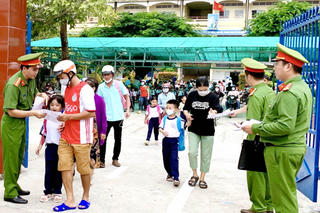 Công an và nhà trường chung tay đẩy lùi bạo lực học đường