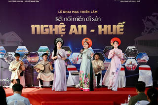 Triển lãm 'Kết nối miền di sản Nghệ An - Huế': Điểm hẹn văn hóa ấn tượng