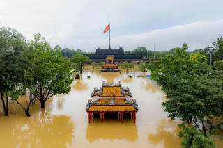 Tình người giữa gian khó: Thanh Hóa hỗ trợ các tỉnh bị thiệt hại do mưa lũ