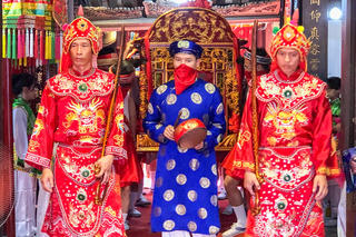 Về thăm đình Chèm niên đại ngàn năm bên dòng sông Hồng