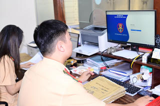 Hà Nội tổng rà soát, chuẩn hóa dữ liệu đăng ký xe bằng công nghệ số