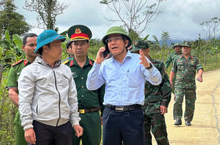 Sạt lở kinh hoàng ở Đà Nẵng: Chạy đua tìm kiếm người mất tích trong “vùng núi đang chuyển động”