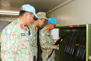 Những chiến sĩ ‘mũ nồi xanh’ duy trì kỷ luật thép nơi khí hậu khắc nghiệt