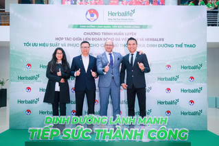 Herbalife Việt Nam đào tạo dinh dưỡng thể thao cho huấn luyện viên và cầu thủ cùng Liên đoàn Bóng đá Việt Nam