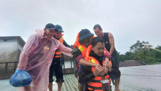 Di dời khẩn cấp 59 hộ dân do xuất hiện nhiều vết nứt trên núi Ngang (Đà Nẵng)