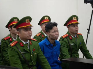 Hung thủ vụ phóng hỏa, đốt quán cà phê khiến 11 người tử vong im lặng tại tòa