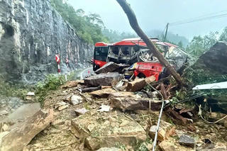 Thủ tướng yêu cầu làm rõ nguyên nhân vụ sạt lở đèo Khánh Lê khiến 6 người tử vong