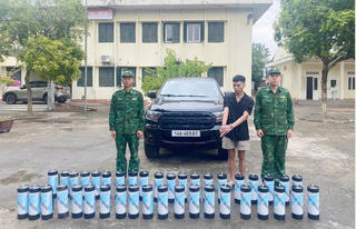  Thu giữ 40 bình nghi chứa khí N2O