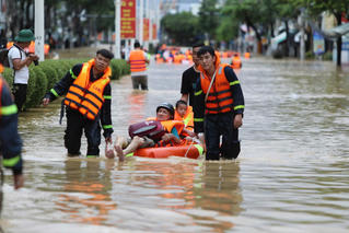Khánh Hòa triển khai tổng lực theo chỉ đạo Chính phủ, khẩn trương khắc phục thiệt hại mưa lũ