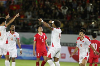 Đội tuyển Việt Nam thắng Lào 2-0