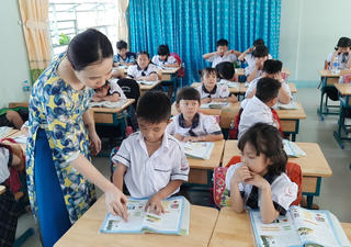 Bộ GD&ĐT lý giải về quy định 'hệ số lương đặc thù' cho nhà giáo