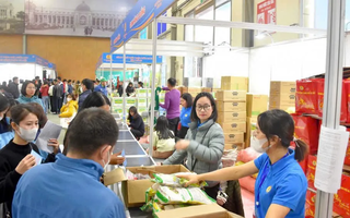 Hội chợ hàng Việt mang đến cơ hội mua sắm cho công nhân, đoàn viên lao động 