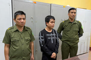 Bắt tạm giam đối tượng giật dây chuyền của học sinh lớp 1