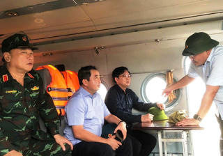 Phó Thủ tướng Hồ Quốc Dũng yêu cầu các lực lượng không để người dân vùng lũ bị đói, rét 