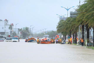 Gia Lai: Nhiều hồ chứa vượt dung tích, lũ ở các sông dâng cao