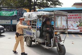 Hà Nội: CSGT tịch thu gần 200 xe tự chế, xe kéo chở hàng cồng kềnh sau 1 tháng ra quân