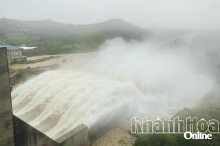 16 hồ đang xả điều tiết, Khánh Hòa phủ nhận tin đồn vỡ đập