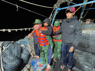 Biên phòng TP Hải Phòng hỗ trợ thuyền viên bị tai nạn lao động trên biển
