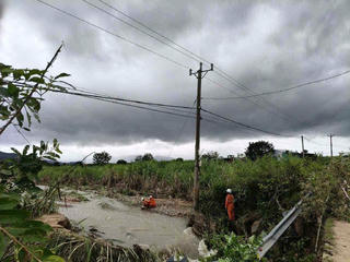 EVNCPC khẩn trương khôi phục điện cho hơn 664.000 khách hàng vùng lũ