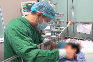 Bé gái 3 tuổi được hồi sinh nhờ lá gan hiến cách 2.000km