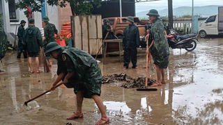 Sớm ổn định cuộc sống cho nhân dân Đắk Lắk sau lũ
