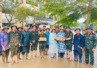 Lực lượng vũ trang Quân khu 5: Nước rút đến đâu, giúp dân dọn dẹp đến đó