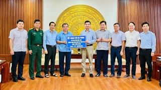 Hải Phòng trao tiền mặt, nhu yếu phẩm, thuốc men hỗ trợ người dân tỉnh Đắk Lắk