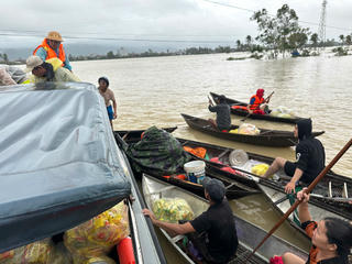 Công an tỉnh Đồng Nai sát cánh cùng người dân vùng lũ Đắk Lắk