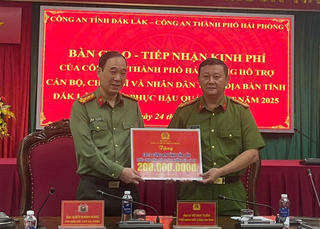 Công an Hải Phòng đồng hành cùng Công an Đắk Lắk khắc phục thiệt hại do mưa lũ