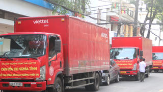 'Chuyến xe nghĩa tình' ở Cần Thơ vận chuyển 7 tấn gạo hỗ trợ đồng bào miền Trung 