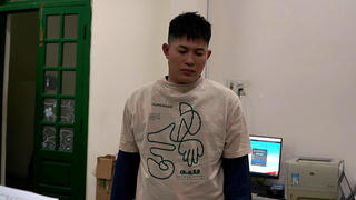 Bắt khẩn cấp người cha ôm hai con nhỏ nhảy cầu khiến một cháu bé tử vong