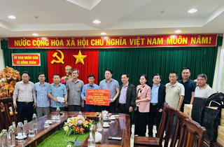 Chuyến xe nghĩa tình từ Hương Thuỷ (TP Huế) gửi yêu thương về tâm lũ Đắk Lắk