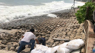 Tạm dừng buôn bán ở dọc bờ kè biển Mũi Né