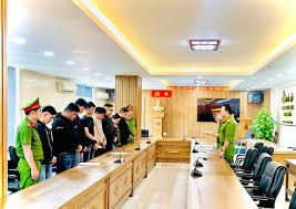 Điểm tin Pháp luật 28/11: Phá đường dây rửa tiền 67.000 tỉ đồng liên quan các băng nhóm ở Campuchia