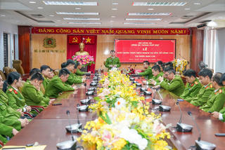 Công an TP Huế xuất quân làm nhiệm vụ hợp tác phòng, chống ma túy tại tỉnh Salavan (Lào)