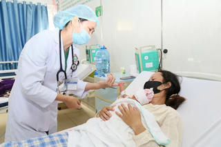 Sở y tế Đắk Lắk thông tin vụ sản phụ cùng bé mới sinh xin tránh lũ bất thành 