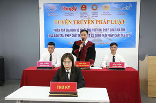 Tuyên truyền phòng chống ma túy bằng phiên tòa giả định cho hơn 200 công nhân tại Bắc Ninh