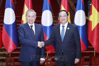 Tổng Bí thư Tô Lâm hội kiến Thủ tướng Lào Sonexay Siphandone