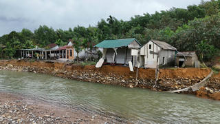 Cần nguồn lực để di dời dân cư vùng sạt lở ở Huế