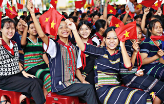 Xã sáp nhập thành khu vực III, sinh viên dân tộc thiểu số có được giảm 70% học phí?